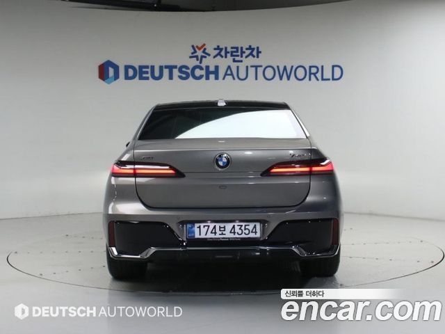 BMW 7-Series G70 740i sDrive M Sport - фото 3