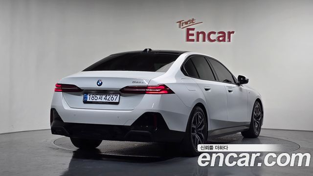 BMW 5-Series G60 523d M Sport - фото 0