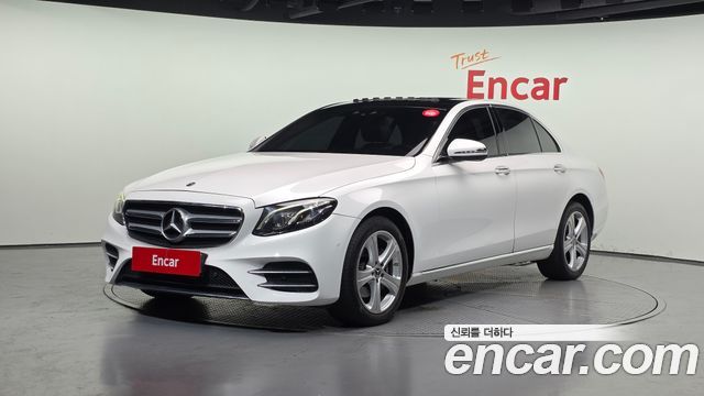 Mercedes-Benz E-Class W213 E220d Avantgarde - фото 0
