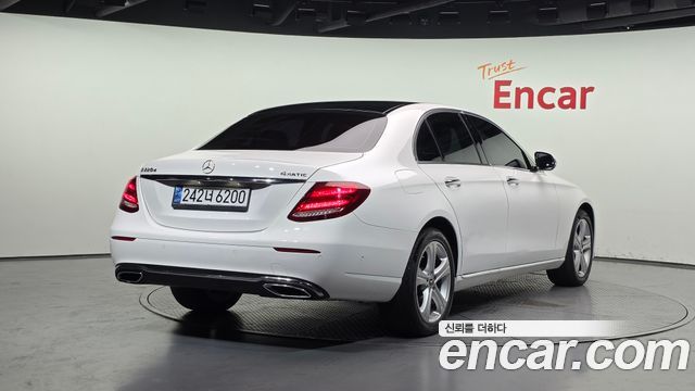 Mercedes-Benz E-Class W213 E220d Avantgarde - фото 1