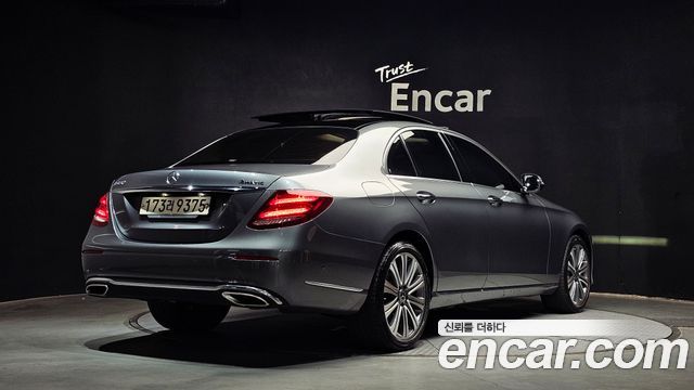 Mercedes-Benz E-Class W213 E450 4MATIC Exclusive - фото 1