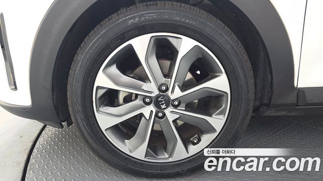 Kia Stonic Diesel 1.6 Prestige - фото 4