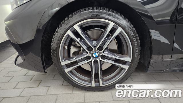 BMW 1-Series F40 120i M Sports - фото 4