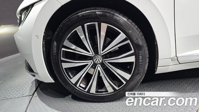 Volkswagen Arteon 2.0 TDI Premium - фото 4
