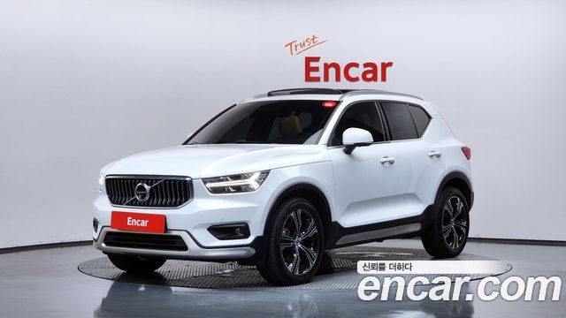 Volvo XC40 B4 Inscription - фото 0