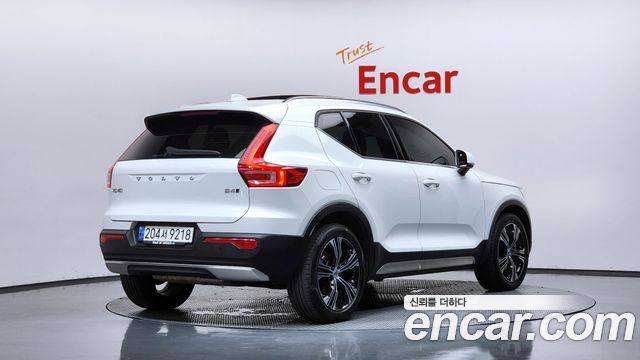 Volvo XC40 B4 Inscription - фото 1