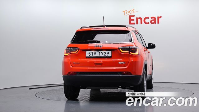 Jeep Compass 2-го поколения 2.4 Longitude AWD - фото 3