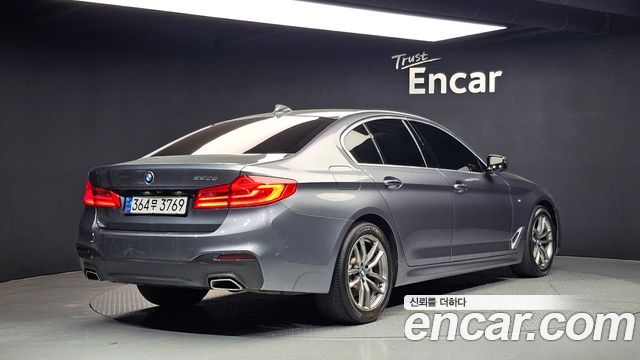BMW 5-Series G30 520d M Sport package - фото 1