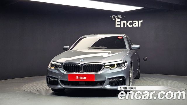 BMW 5-Series G30 520d M Sport package - фото 2