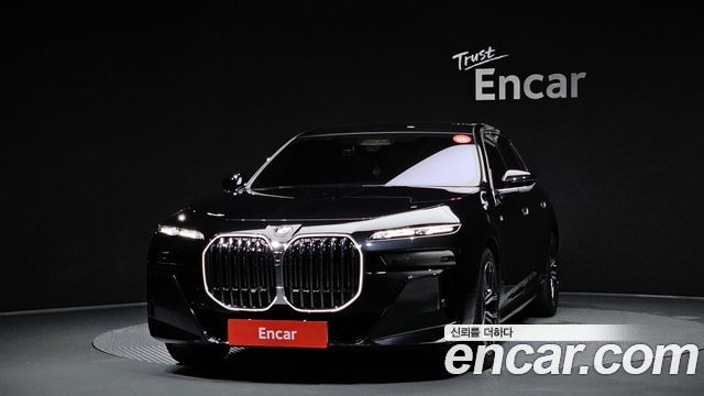 BMW 7-Series G70 740i xDrive M Sport - фото 2