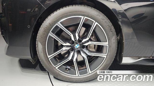 BMW 7-Series G70 740i xDrive M Sport - фото 4