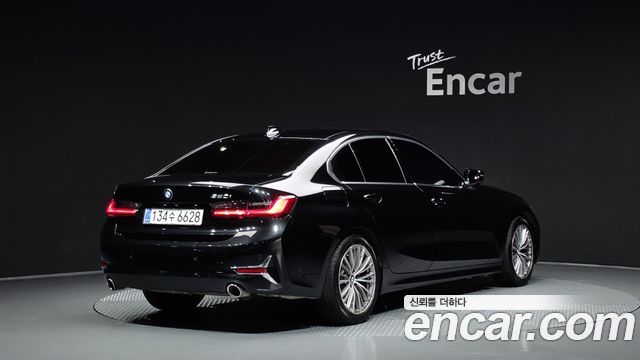 BMW 3-Series G20 320i Luxury - фото 1