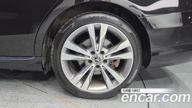 Mercedes-Benz C-Class W205 C200 Avantgarde - фото 4