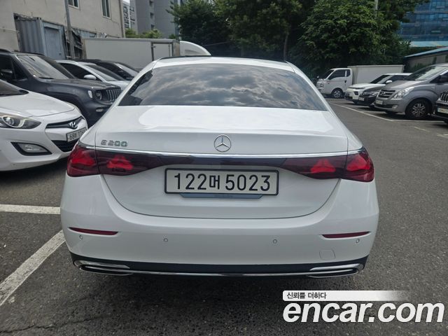 Mercedes-Benz E-Class W214 E200 Avantgarde - фото 3
