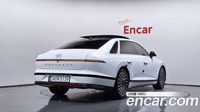 Hyundai Grandeur GN7 2,5 Gasoline 2WD Calligraphy - фото 1
