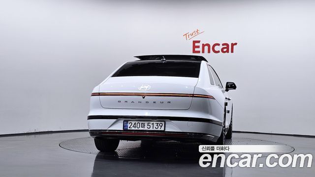 Hyundai Grandeur GN7 2,5 Gasoline 2WD Calligraphy - фото 3