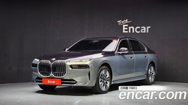BMW 7-Series G70 740d xDrive Design Pure Excellence - фото 0