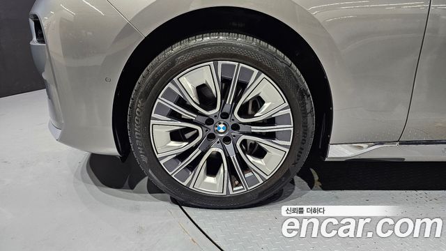 BMW 7-Series G70 740d xDrive Design Pure Excellence - фото 4