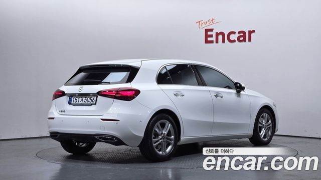 Mercedes-Benz A-Class W177 A220 Hatchback - фото 1