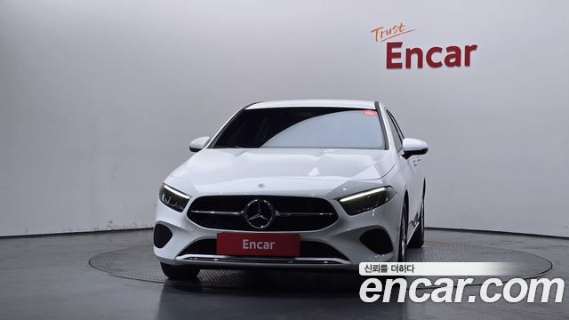 Mercedes-Benz A-Class W177 A220 Hatchback - фото 2