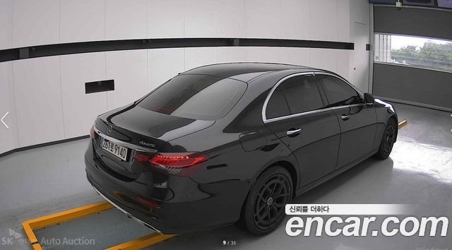 Mercedes-Benz E-Class W213 E220d 4MATIC AMG Line - фото 3