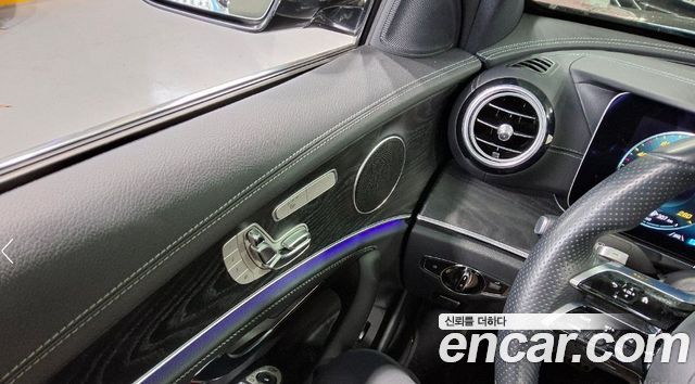 Mercedes-Benz E-Class W213 E220d 4MATIC AMG Line - фото 4