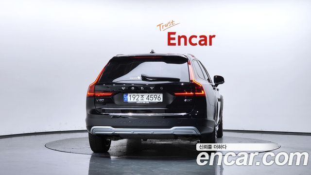 Volvo V90 B5 Ultimate AWD - фото 3