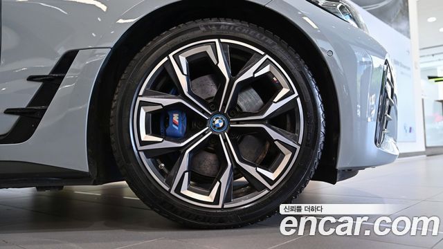 BMW i4 eDrive40 M Sports Pro - фото 4