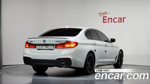 BMW 5-Series G30 520d xDrive M Sport Package - фото 1