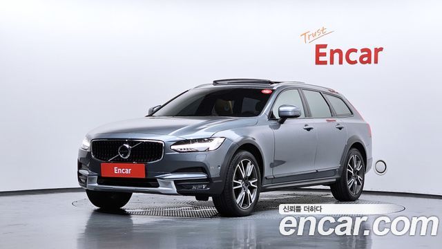 Volvo V90 T5 Pro AWD - фото 0