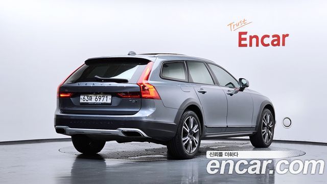 Volvo V90 T5 Pro AWD - фото 1