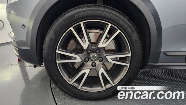 Volvo V90 T5 Pro AWD - фото 4