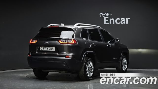 Jeep Cherokee KL 2.4 Longitude High AWD - фото 1