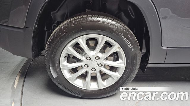 Jeep Cherokee KL 2.4 Longitude High AWD - фото 4
