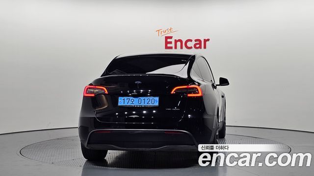 Tesla Model Y Long Range AWD - фото 2