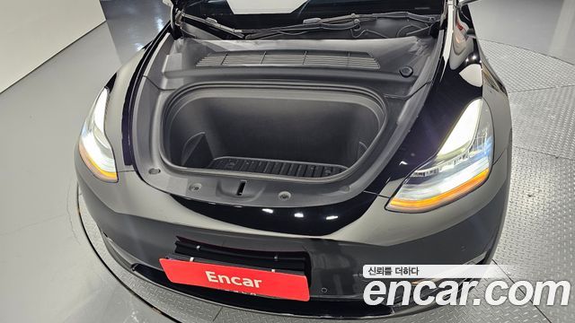Tesla Model Y Long Range AWD - фото 4