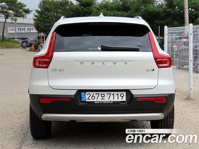 Volvo XC40 B4 Ultimate Bright - фото 3