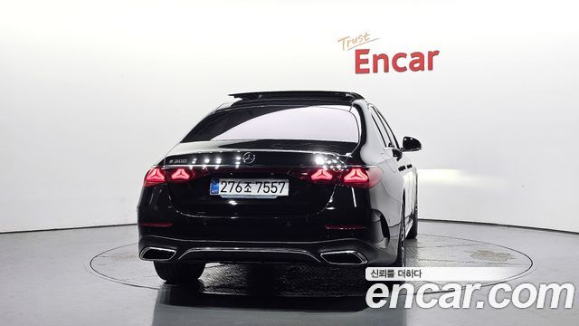 Mercedes-Benz E-Class W214 E300 4MATIC AMG Line - фото 3