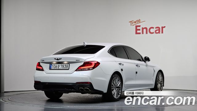 Genesis G70 2.0T Elite - фото 1