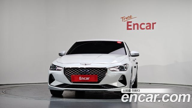 Genesis G70 2.0T Elite - фото 2