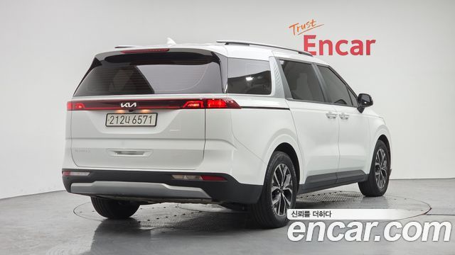 Kia Carnival 4-го поколения 9-Seater Prestige - фото 1