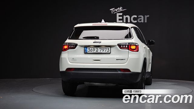 Jeep Compass 2-го поколения 2,4 Sport 2WD - фото 3