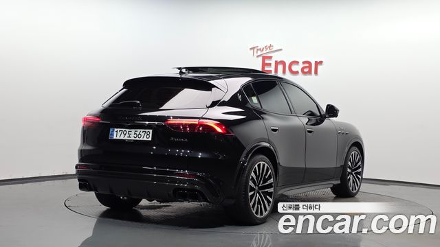 Maserati Grecale 3.0 AWD Trofeo - фото 1