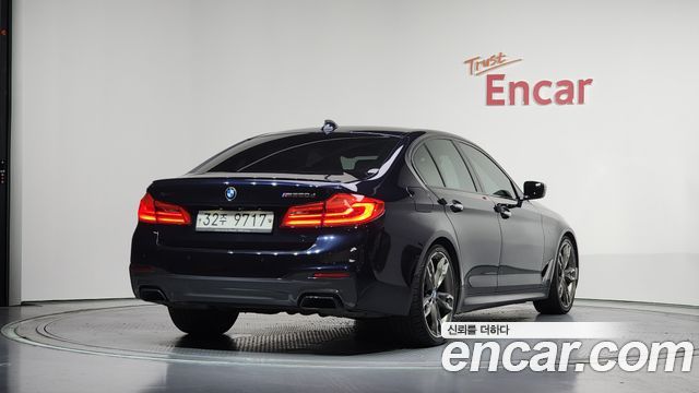 BMW 5-Series G30 M550d xDrive - фото 1