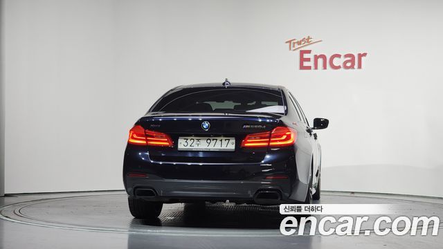 BMW 5-Series G30 M550d xDrive - фото 3