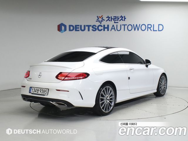 Mercedes-Benz C-Class W205 C200 Coupe - фото 1