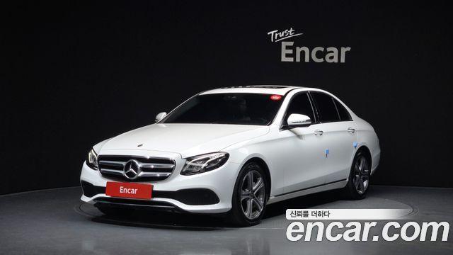 Mercedes-Benz E-Class W213 E220d Avantgarde - фото 0