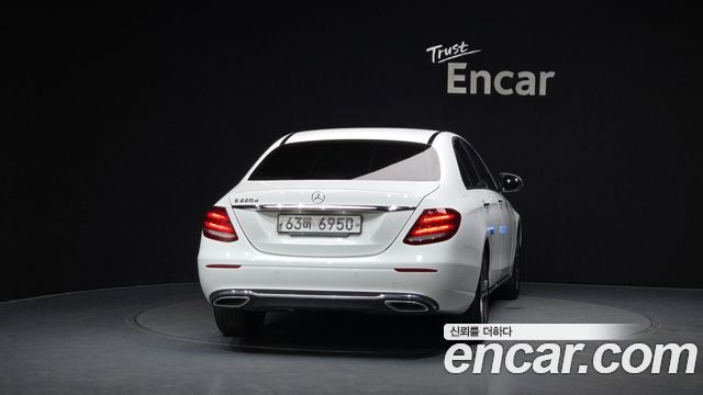 Mercedes-Benz E-Class W213 E220d Avantgarde - фото 3