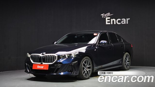 BMW 5-Series G60 520i M Sport - фото 0