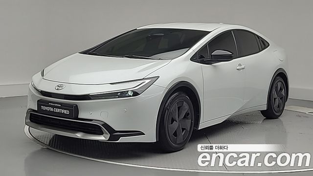 Toyota Prius 5-го поколения 2.0 PHEV SE - фото 0